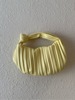 NWOT Fashion Nova Pale Yellow Pleated Knotted Shoulder Bag